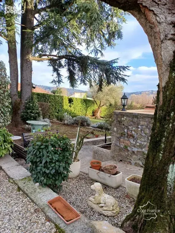 Maison de village rénovée avec dépendances et terrain attena - photo 8