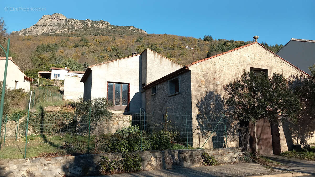 Maison à COLOMBIERES-SUR-ORB