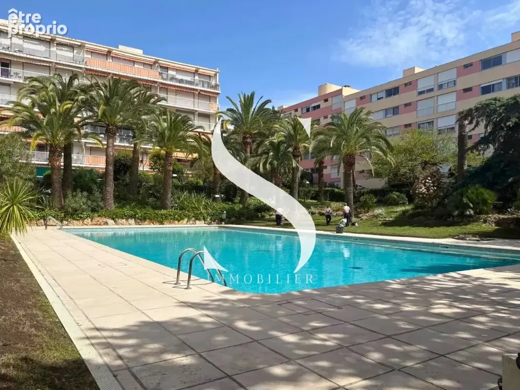 Appartement à VALLAURIS