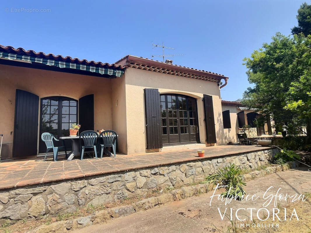 Maison à PUGET-VILLE