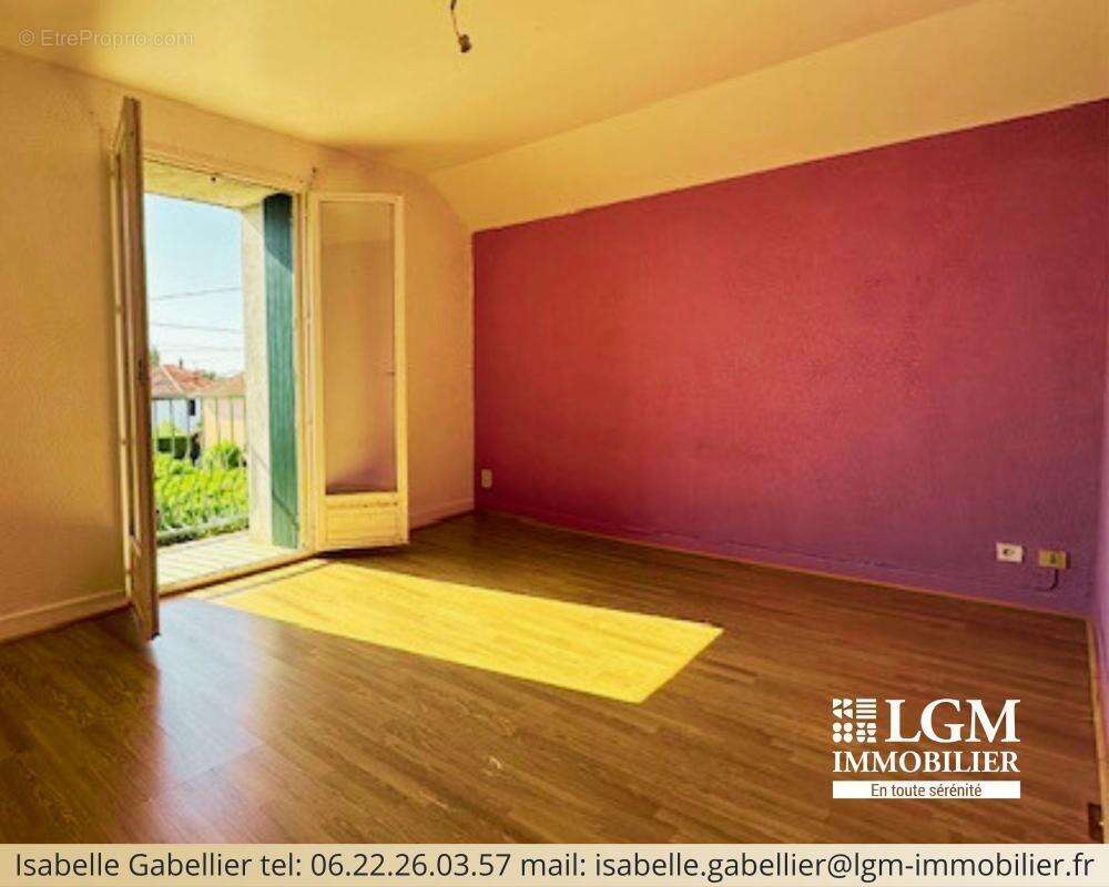 GANNAT (03800) – Maison de ville avec terrasse – Fort potentiel – Travaux de rénovation à prévoir - photo 8