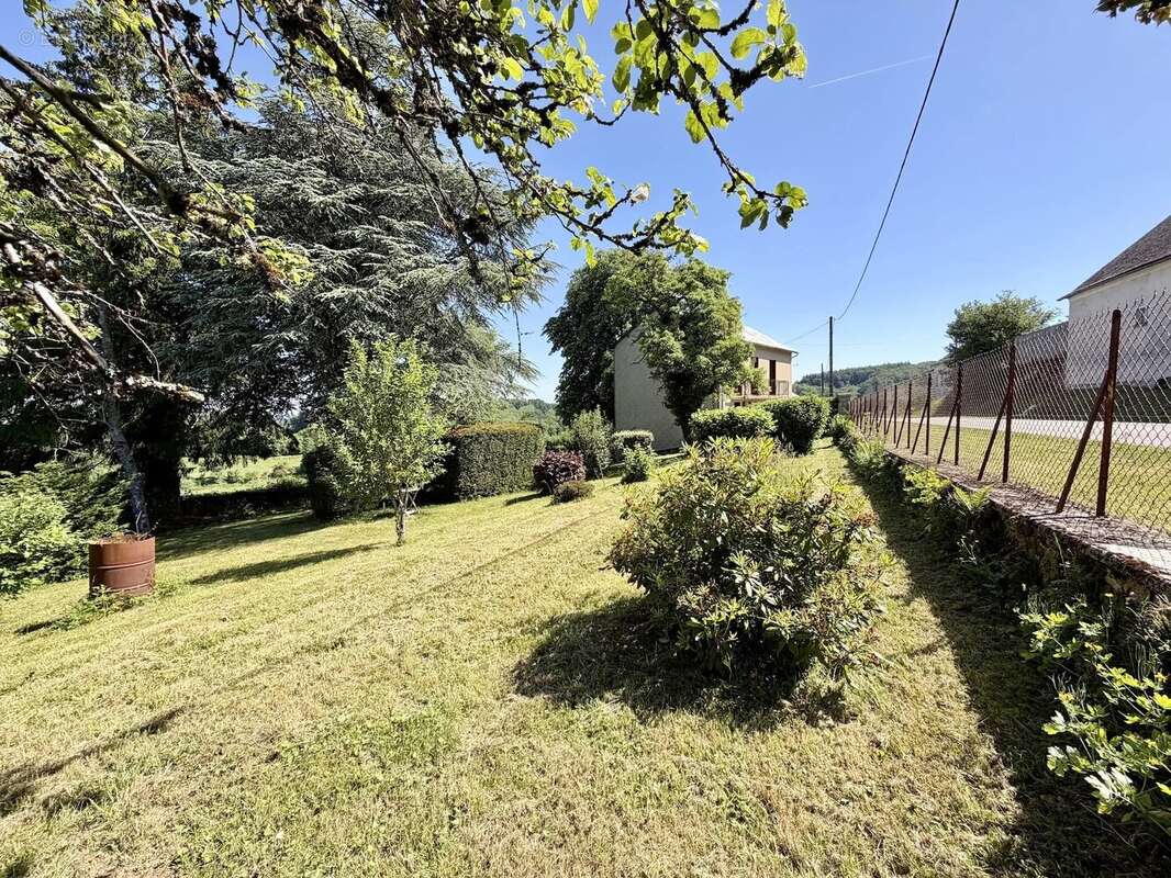 Maison indépendante à vendre avec une vue magnifique près du Lac des Settons - photo 21