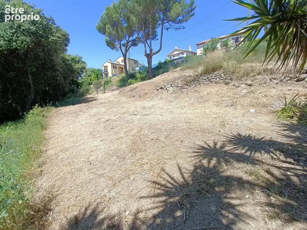Terrain à bâtir de 2300 m² à PEGOMAS (06) - photo 3