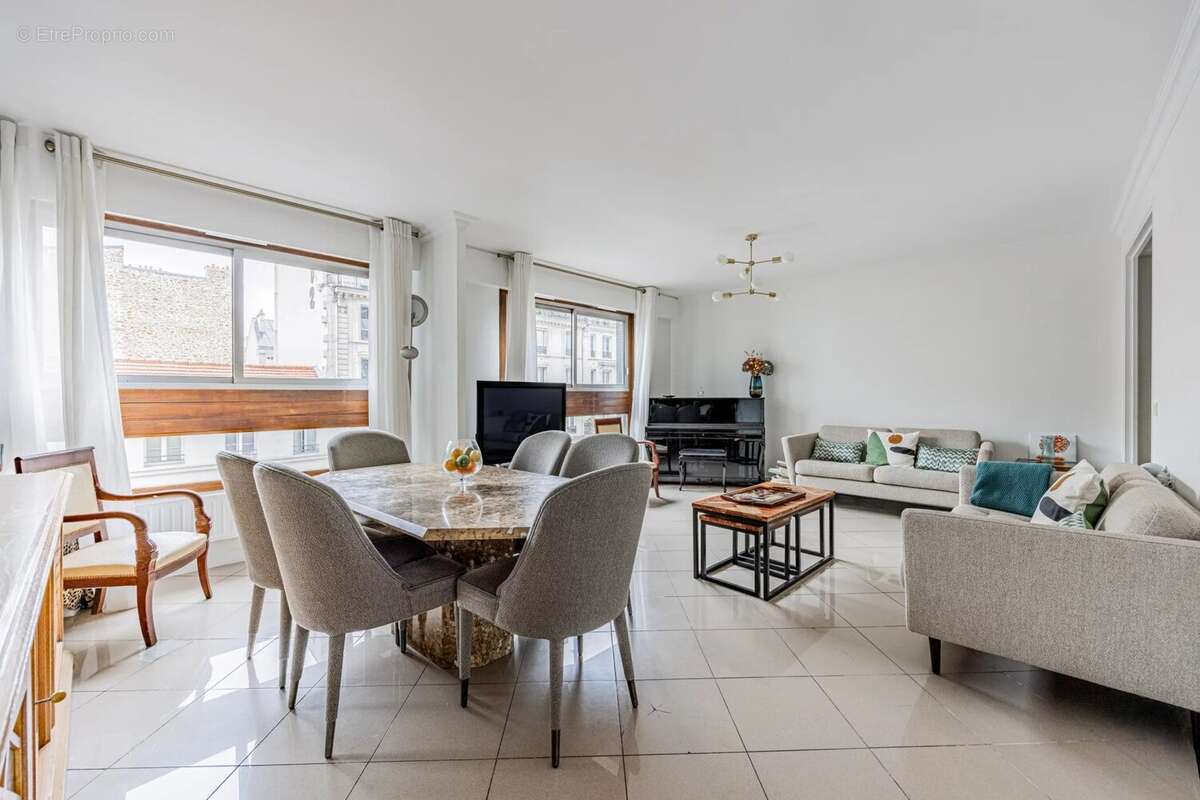 Appartement à PARIS-11E