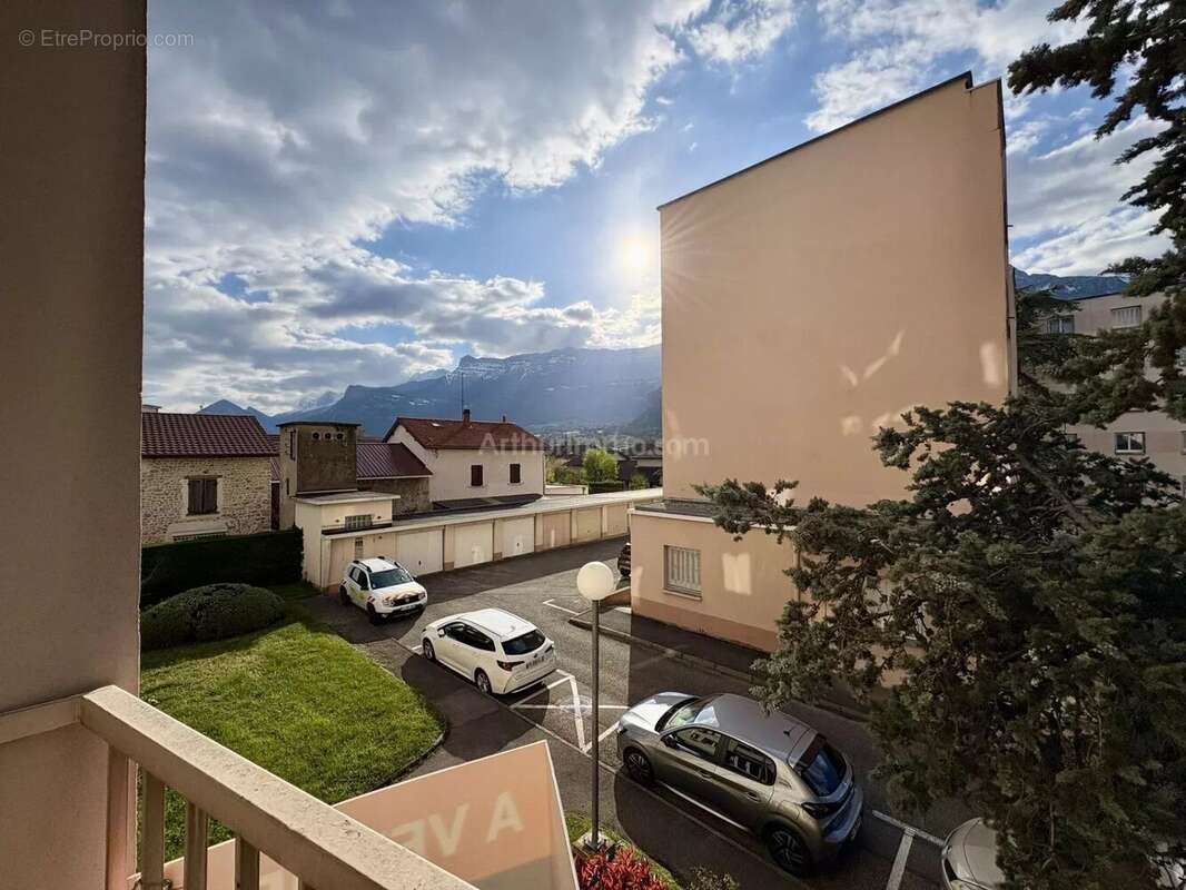 Appartement à LE PONT-DE-CLAIX