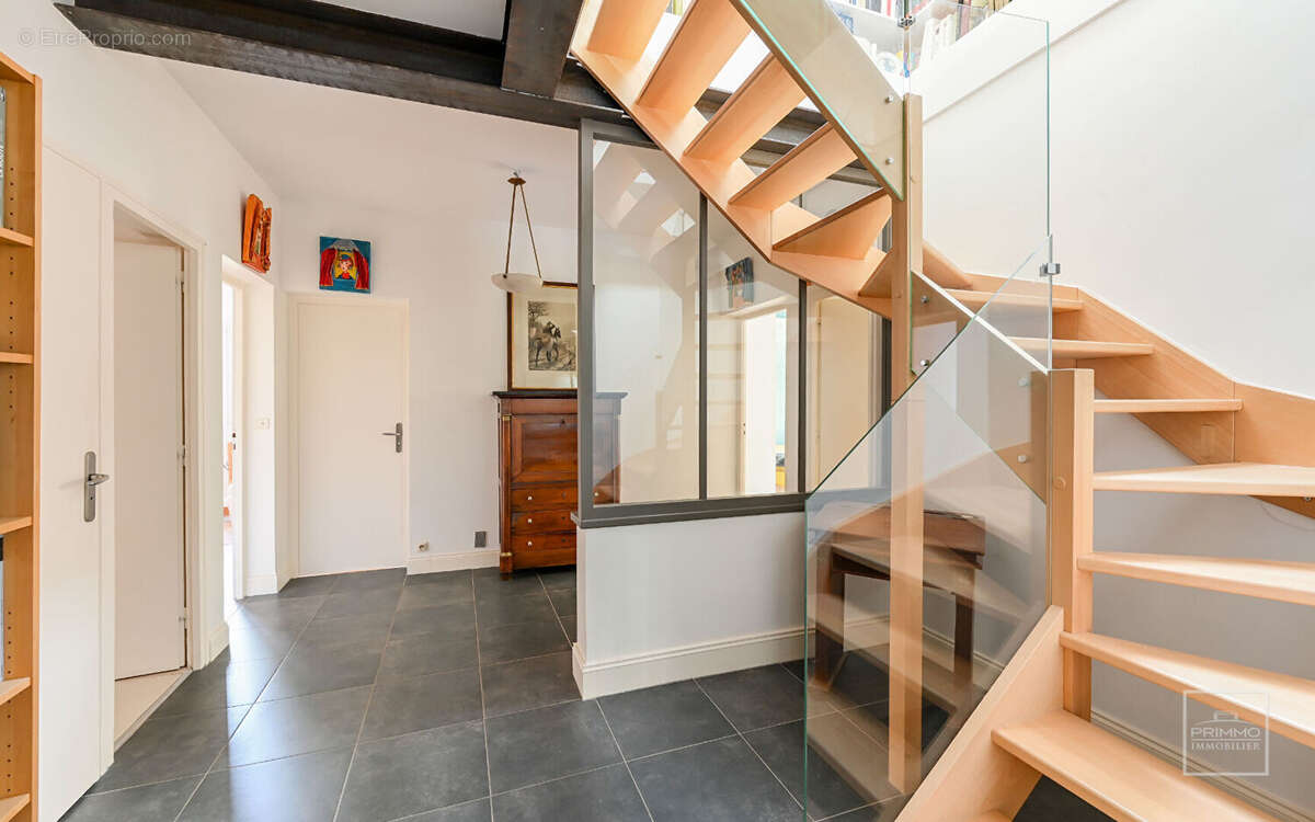 Maison à CHAMPAGNE-AU-MONT-D&#039;OR