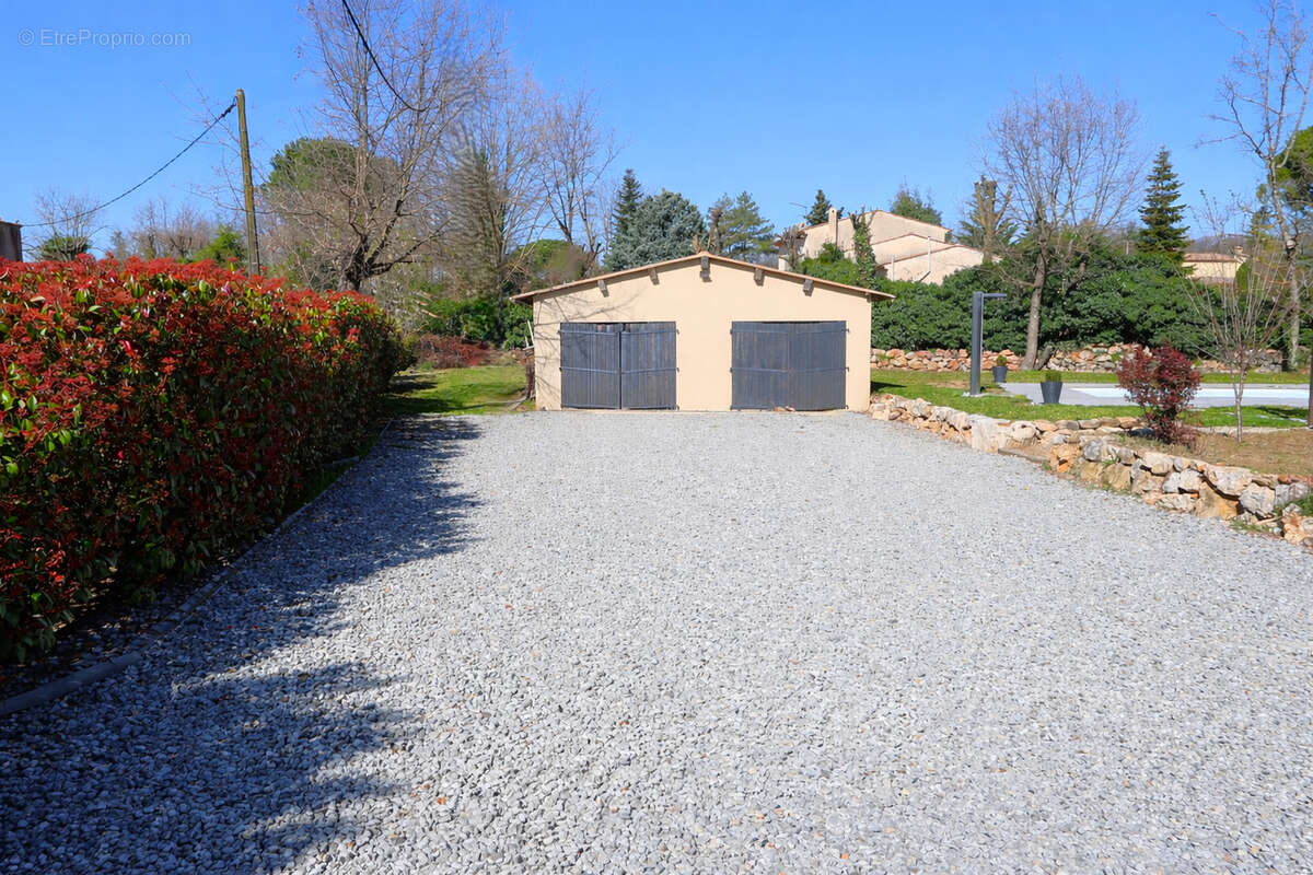 Maison à SAINT-CEZAIRE-SUR-SIAGNE