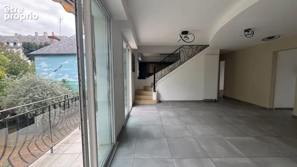 SAINT-SERVAN CENTRE MAISON familiale 8 PIECES avec jardin et garage - photo 2