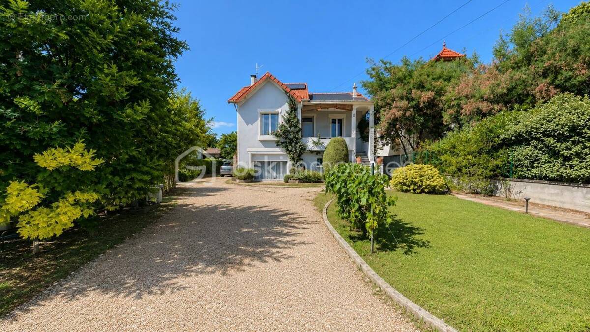 Maison à MONTELIMAR