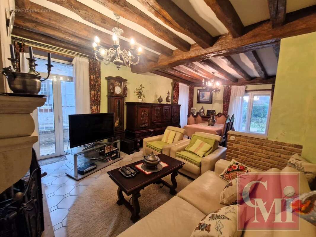 Maison à FONTENAY-LES-BRIIS