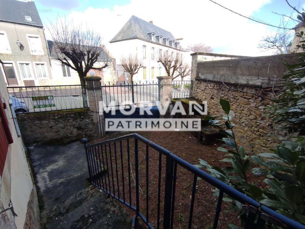 Maison à CHATEAU-CHINON(VILLE)