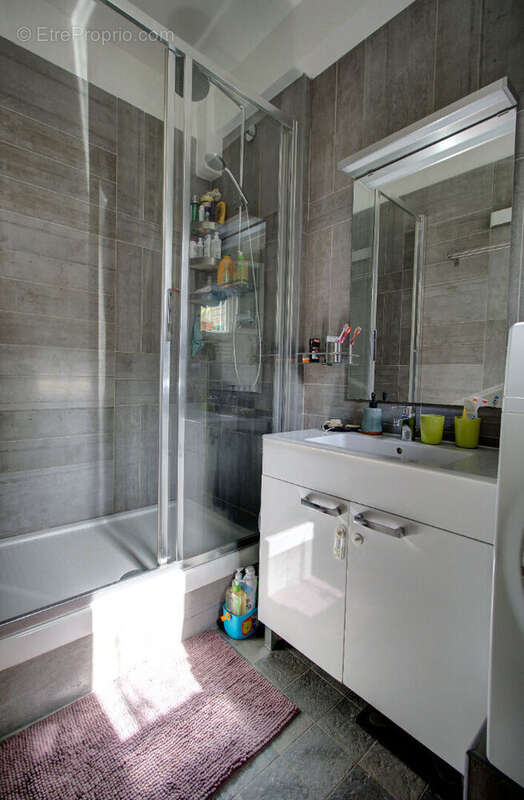 Appartement à PARIS-20E