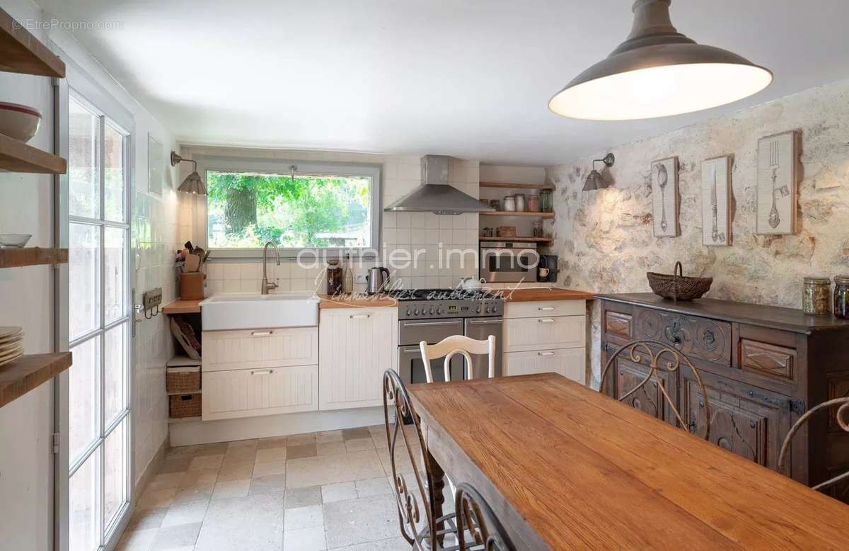 Maison à ROQUEFORT-LES-PINS