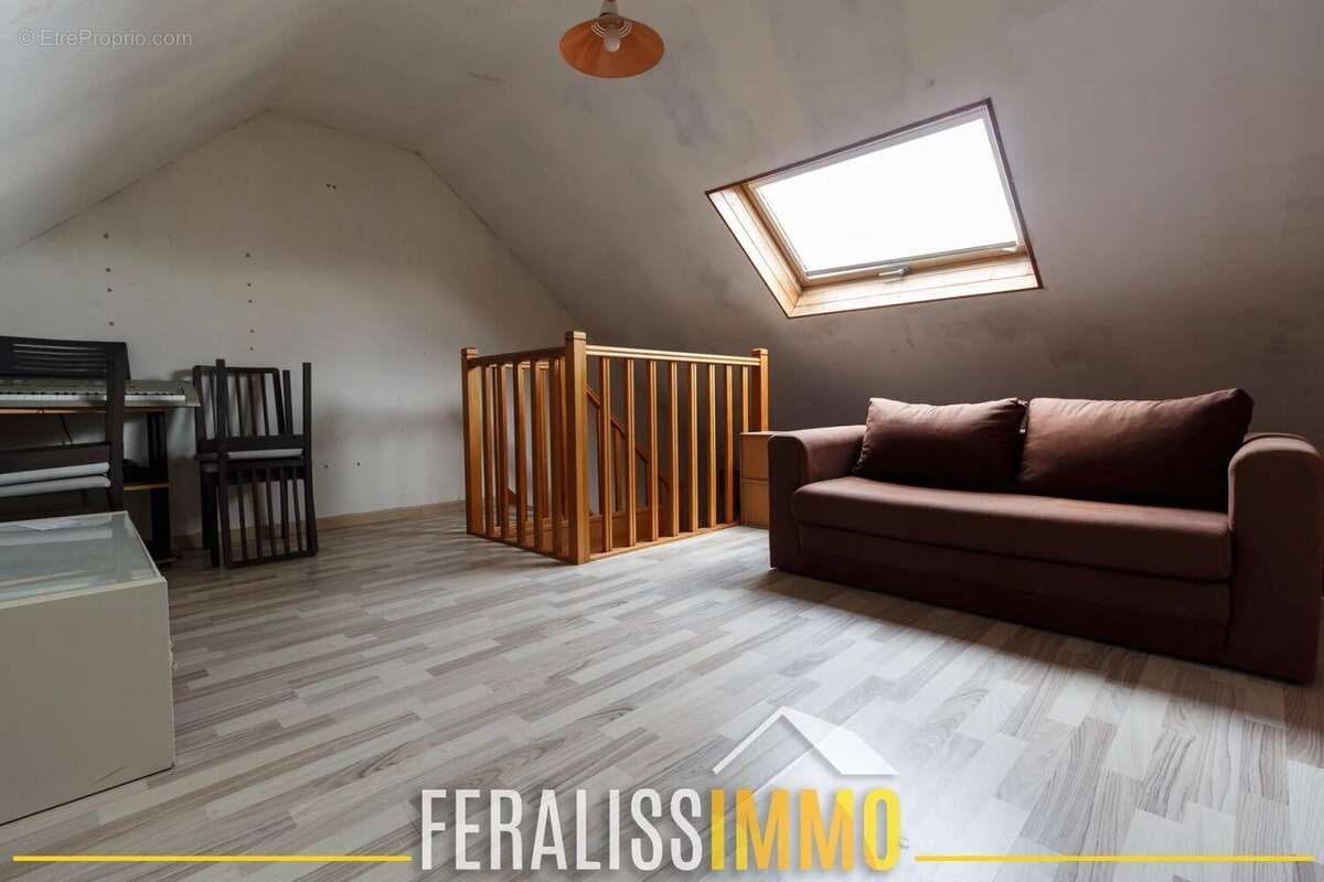 Maison au calme, beaux volumes et véranda plein sud ! - photo 13
