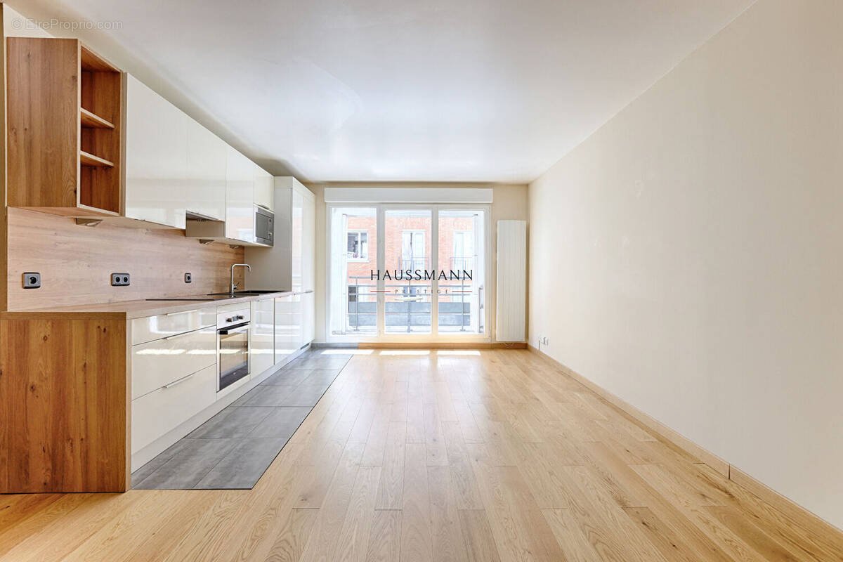 Appartement à PARIS-17E