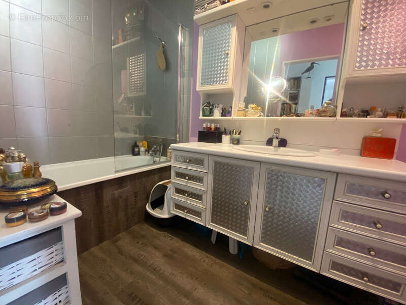 Appartement à MOUGINS