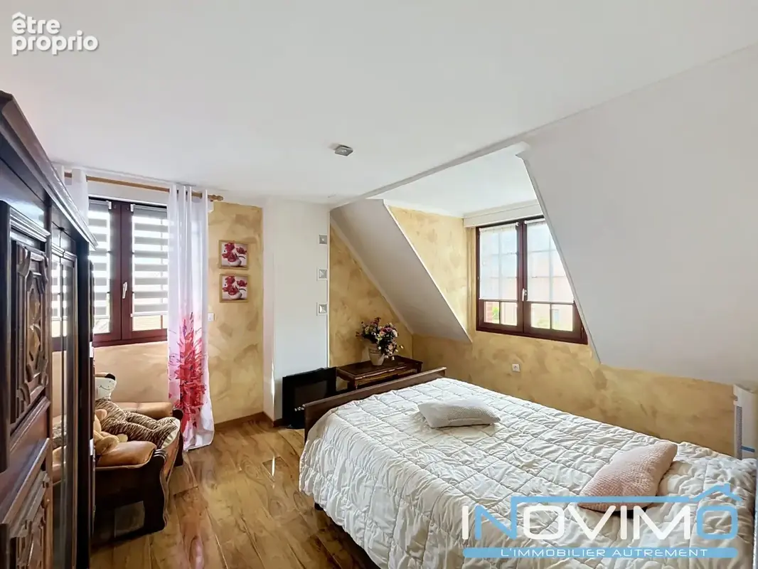 Maison 4 chambres, véranda, cuisine, séjour, garage, extérieur