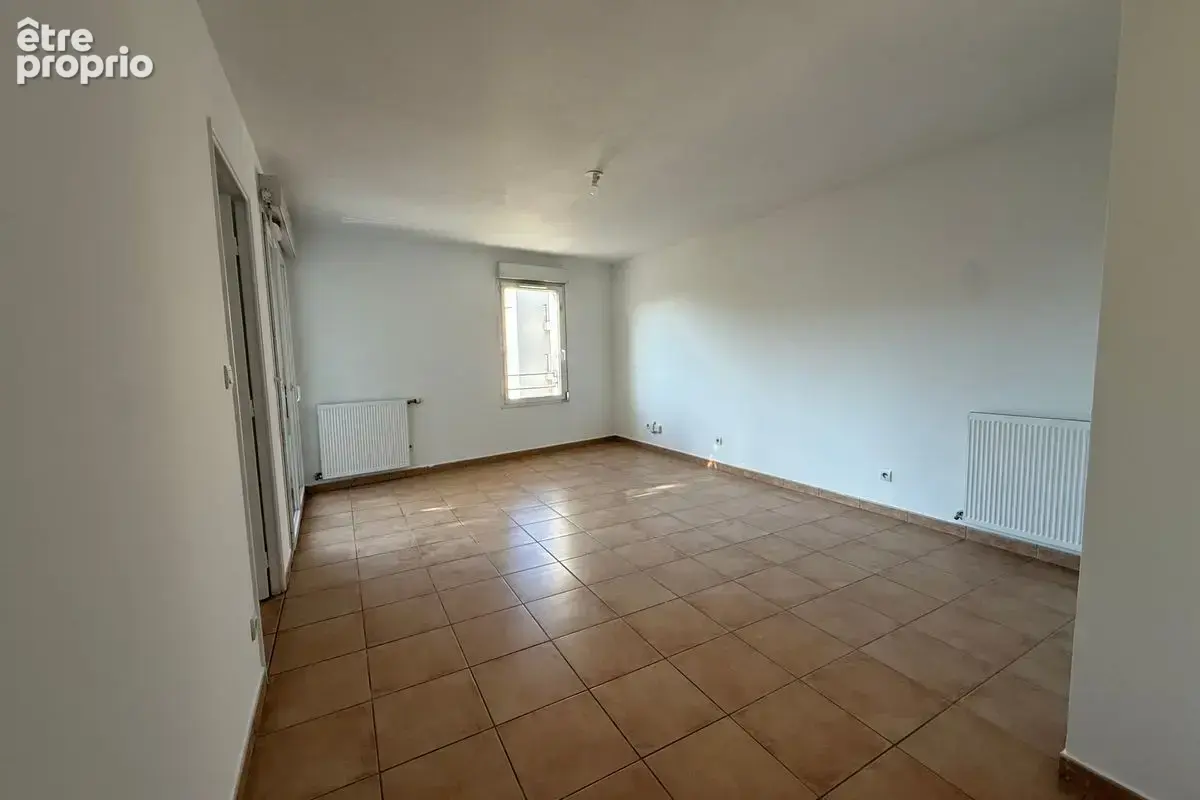 T3 de 64 m² à Vaulx-En-Velin au prix de vente de 136 000 € - photo 3