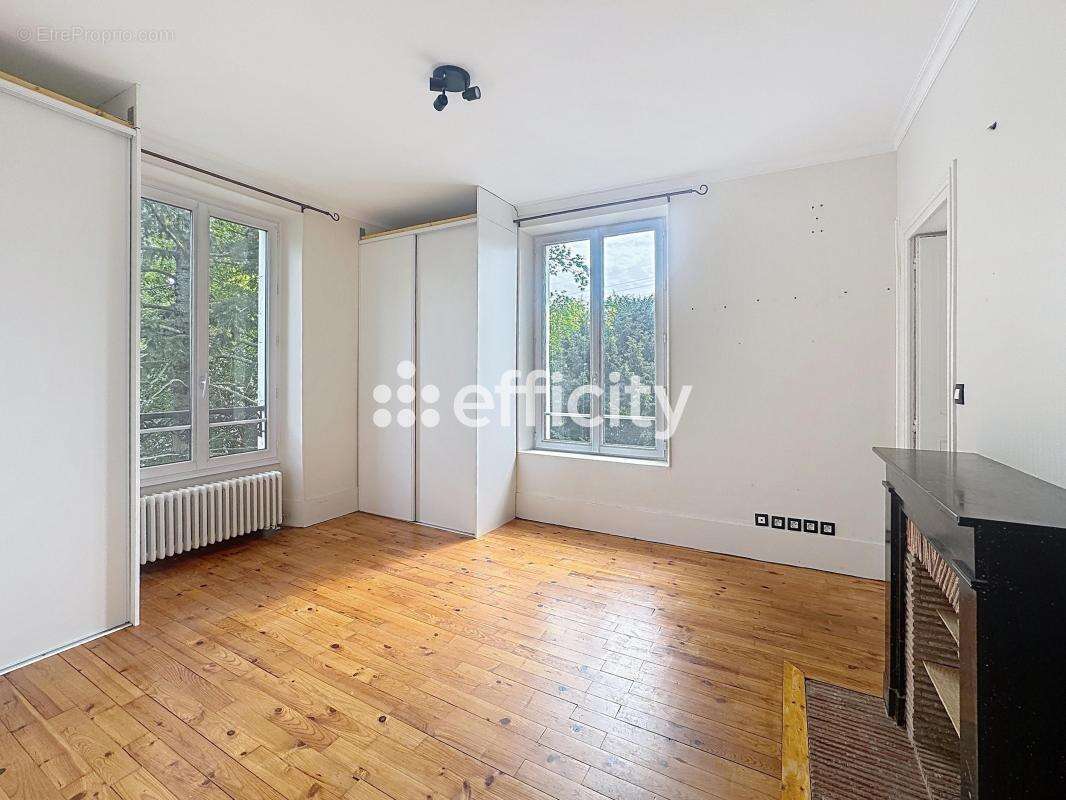 Maison 200 m² à Villebon-Sur-Yvette  - photo 8