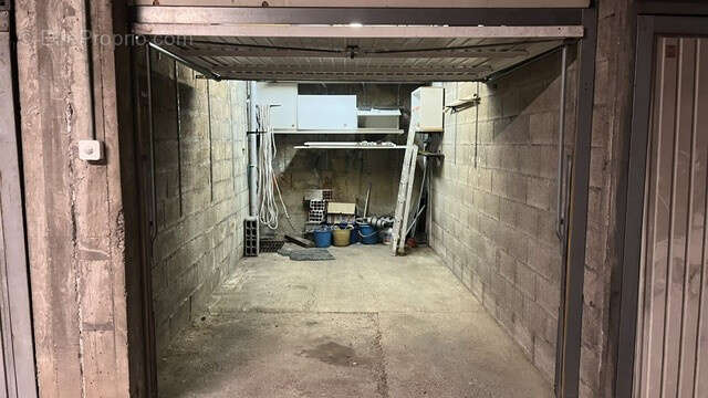 Golfe juan garage a vendre situe aveneue de belgique acces facile - photo 2