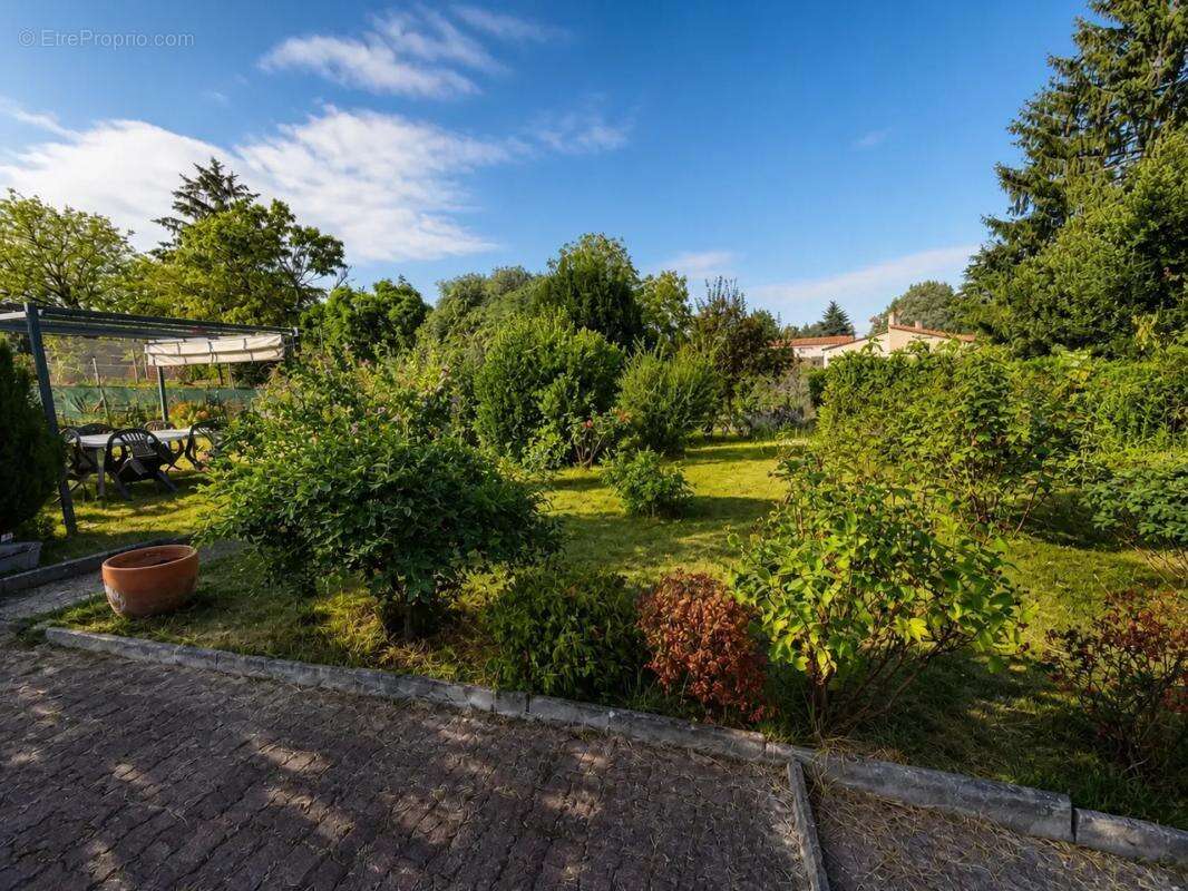 Maison de 8 pièces de 141 m² à La Chapelle-Saint-Laurent - photo 17