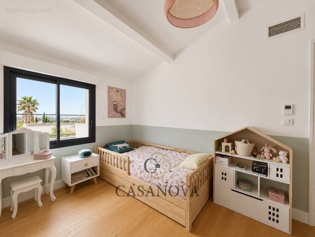 Maison familiale rénovée avec piscine et vue dégagée à Castelnau-le-Lez - photo 14