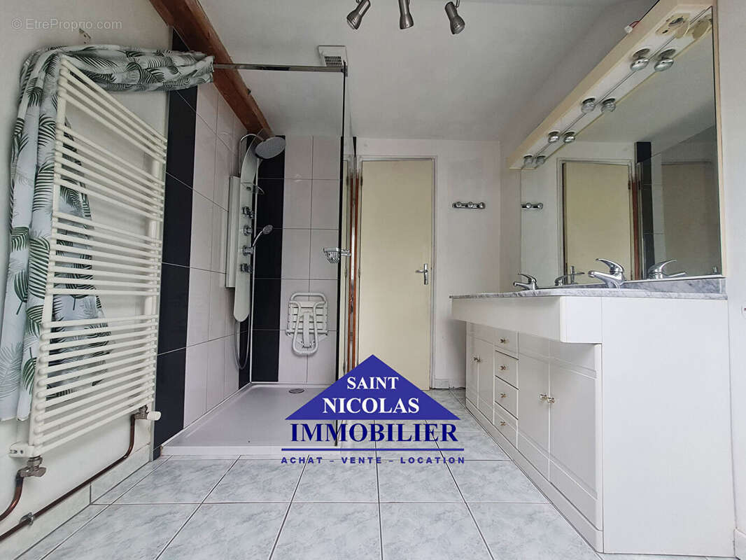 Maison à SAINT-AUBIN-DES-CHATEAUX