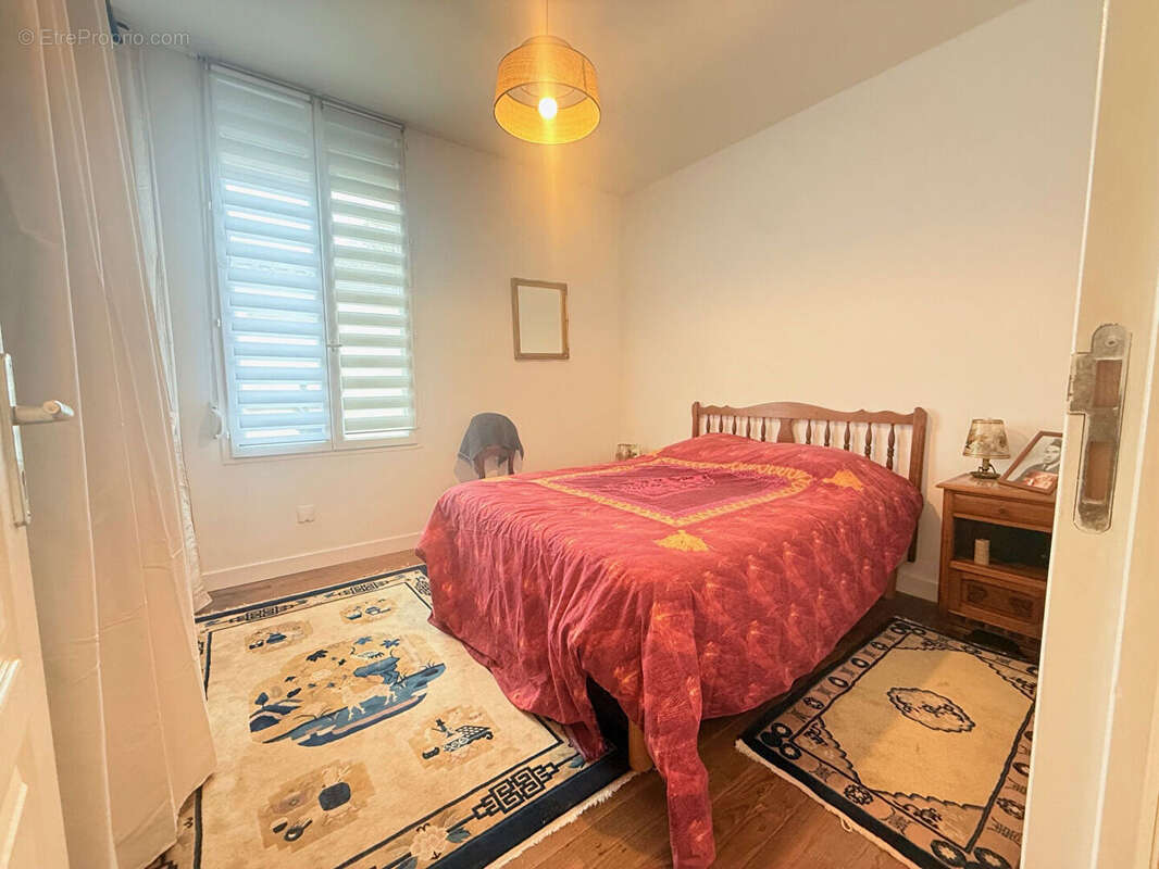 Maison à COUTRAS