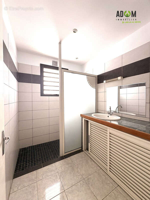 Maison 100 m² à Le Tampon  - photo 8