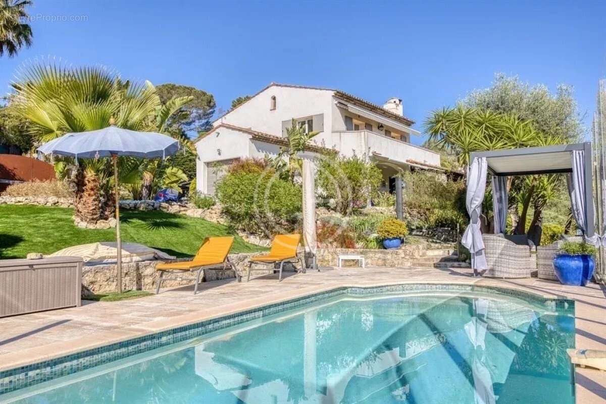 Maison à MOUGINS