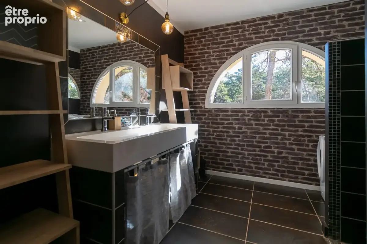 Maison familiale avec studio indépendant, piscine et grand terrain - photo 9