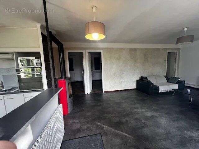 Maison à SAINT-ETIENNE-DE-GOURGAS