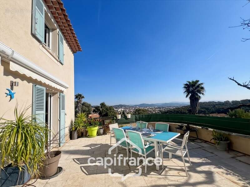 Appartement à HYERES
