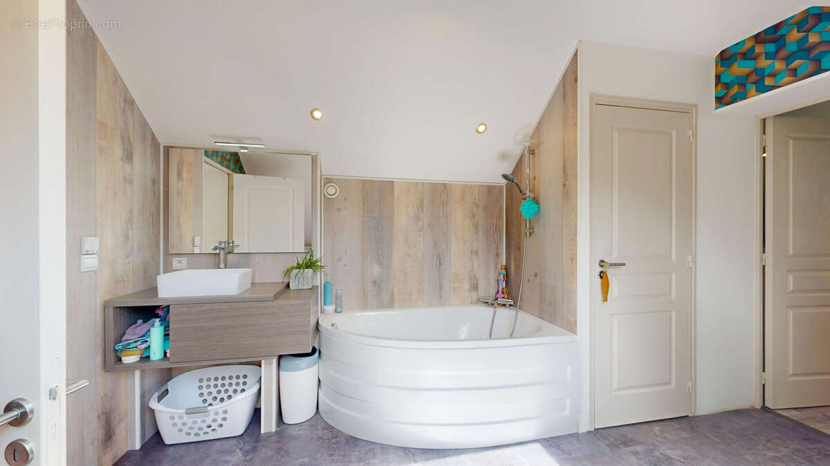 Maison à REFFUVEILLE