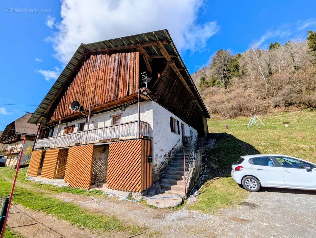 Maison à UGINE