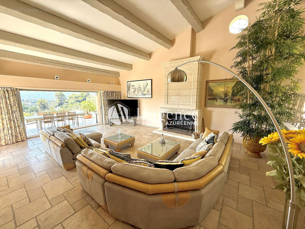 Maison à COLOMARS
