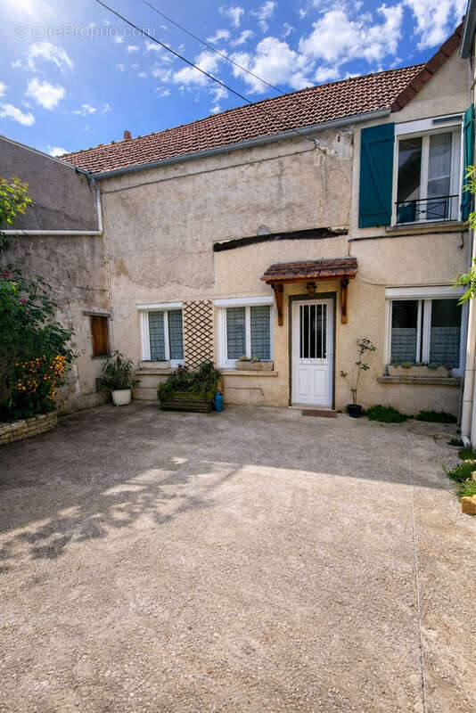 Maison à GUERNES