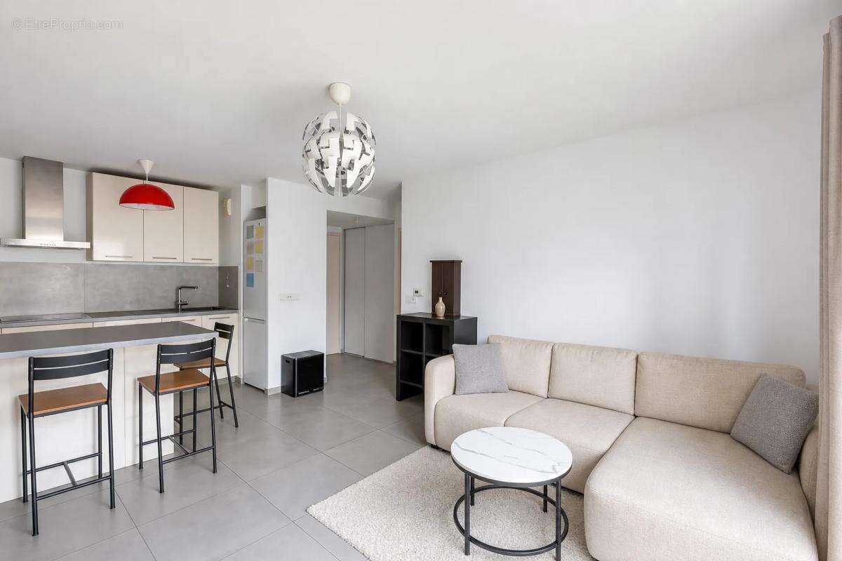 Appartement 4 pièces de 77 m² loué, Bron - photo 4