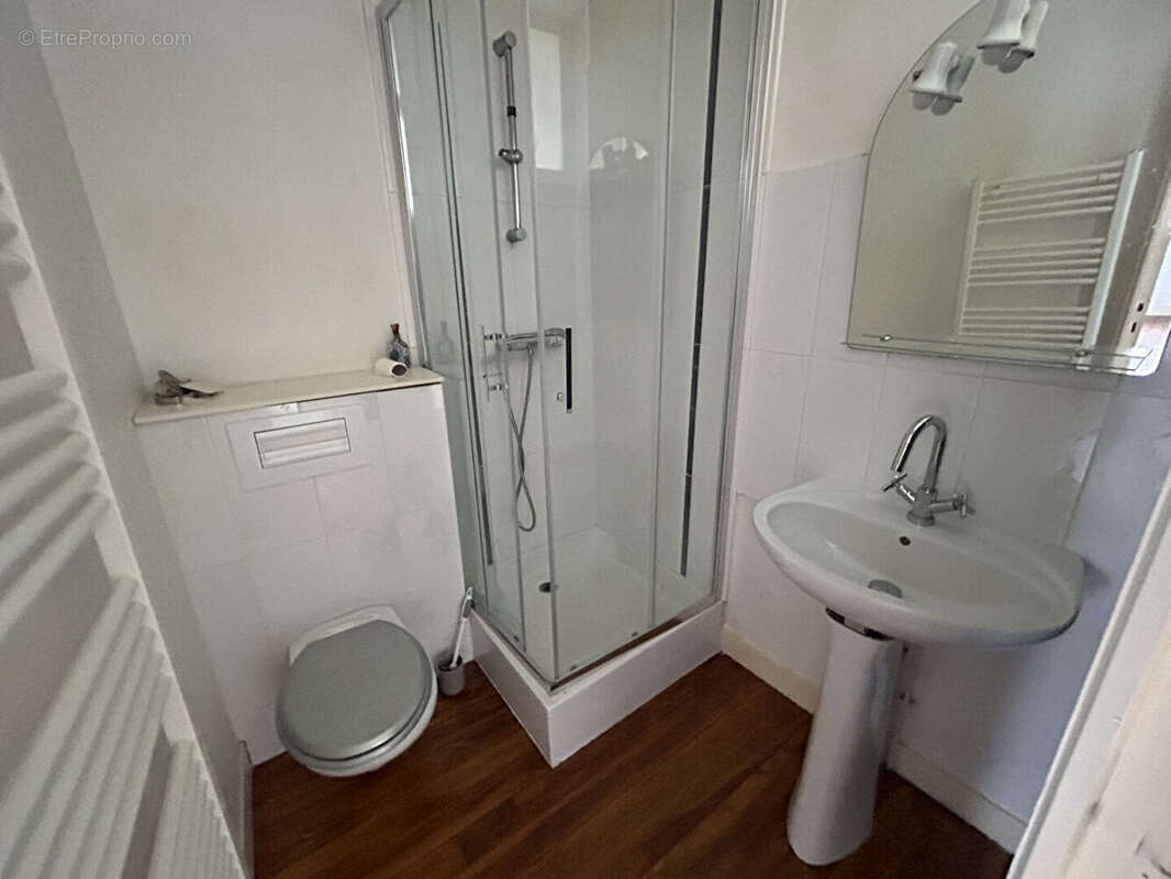 Maison à SAINT-PIERRE-DU-REGARD