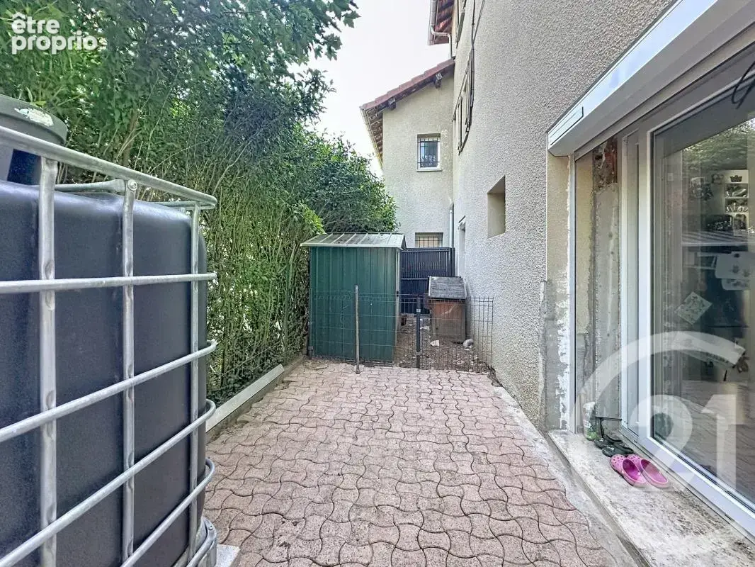Appartement 84 m² à Bouge-Chambalud  - photo 11
