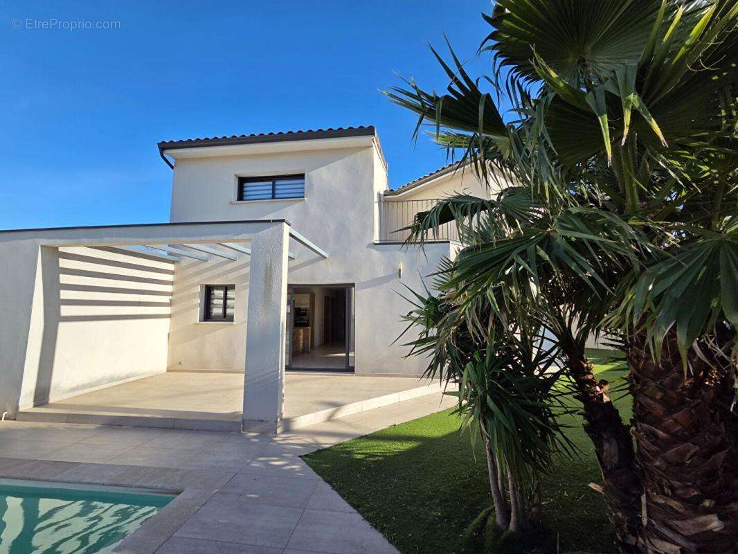 Maison à MONTELIMAR