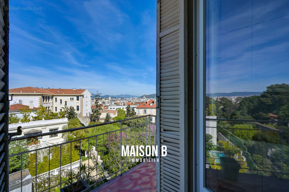 Appartement à MARSEILLE-8E