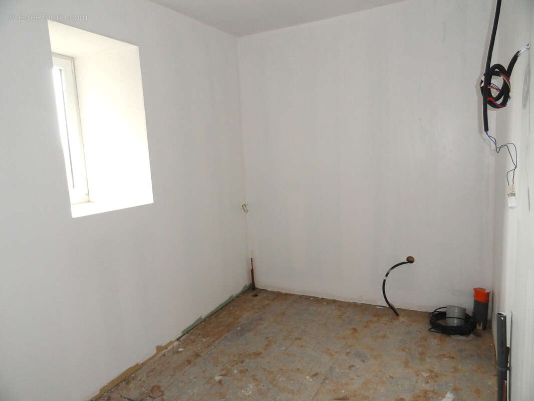 Maison à SAINT-VARENT