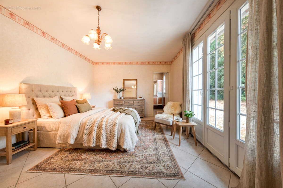 Maison familiale 10 pieces - 6 chambres - sous sol total - terrain de 1800m2 - photo 19