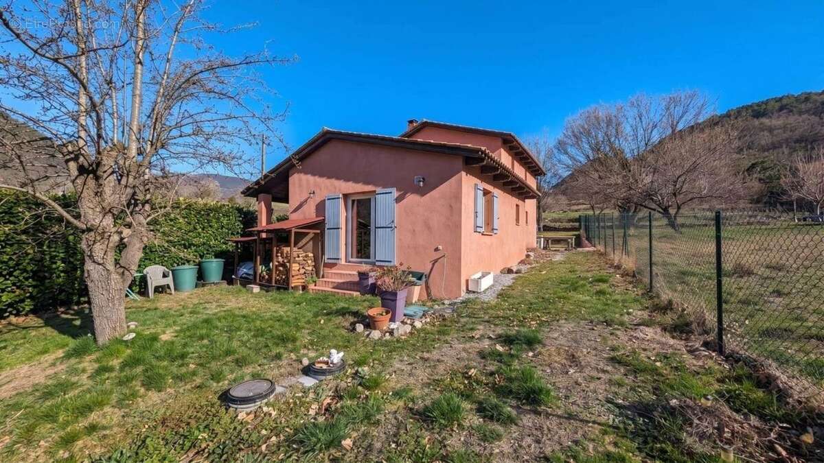 Maison à VAL-DE-CHALVAGNE