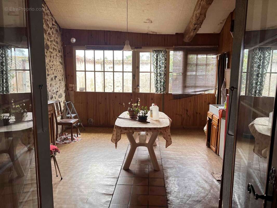 Maison à AVAILLES-LIMOUZINE