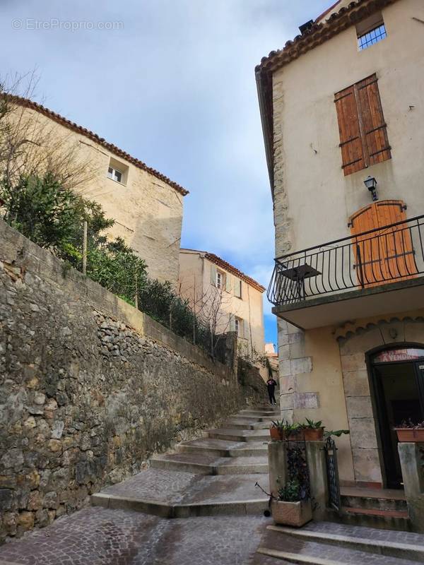 Appartement à FAYENCE