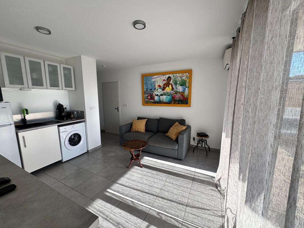 Appartement Le Lavandou 2 pièces 40 m2 Et grande terrasse - photo 2