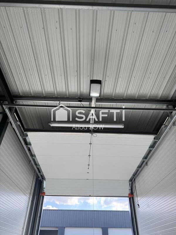 Photo 1 - Parking à AIFFRES