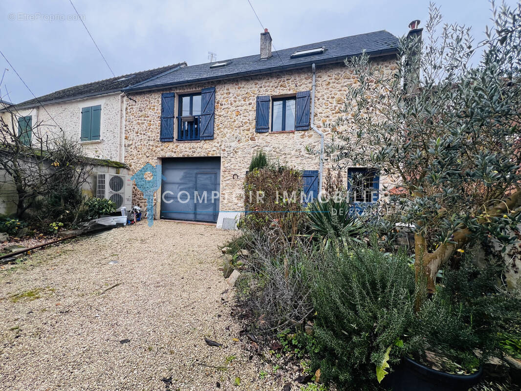 Maison à BEVILLE-LE-COMTE